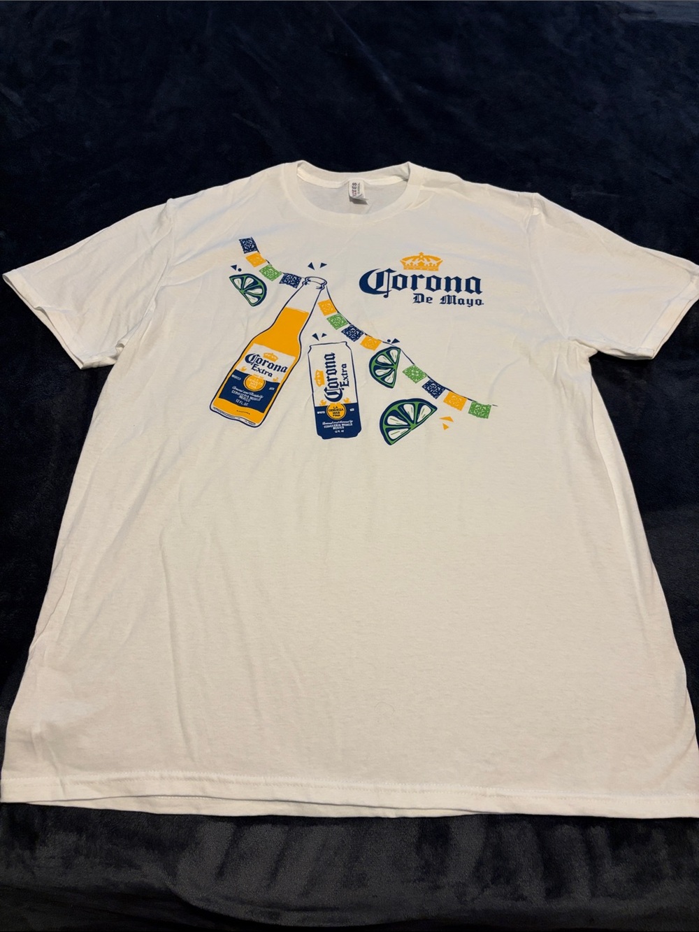 Men’s  NWOT Corona De maya Tee Size large !